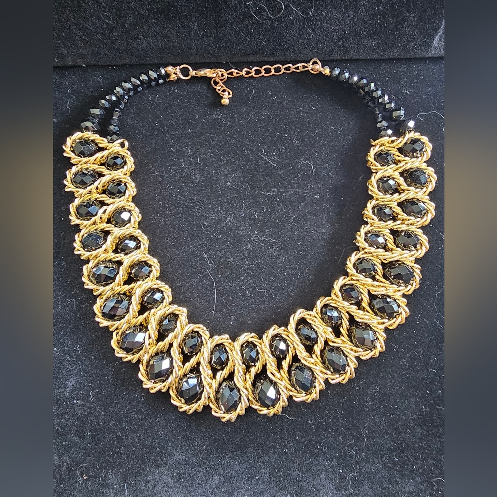Vintage Necklace - Picture 2 of 4